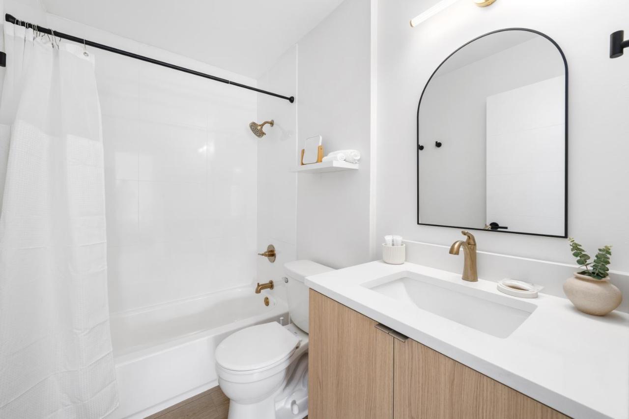M Lake Worth Beach - Modern Villas Near West Palm Beach, Chic Retro Vibes, King Bed, Cozy Backyard, Bbq, Workspace, High-Speed Internet, Free Parking, 5 Minutes To Downtown & Beach Buitenkant foto