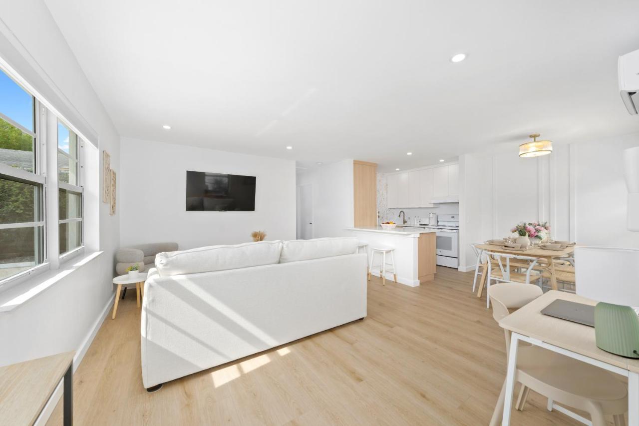 M Lake Worth Beach - Modern Villas Near West Palm Beach, Chic Retro Vibes, King Bed, Cozy Backyard, Bbq, Workspace, High-Speed Internet, Free Parking, 5 Minutes To Downtown & Beach Buitenkant foto
