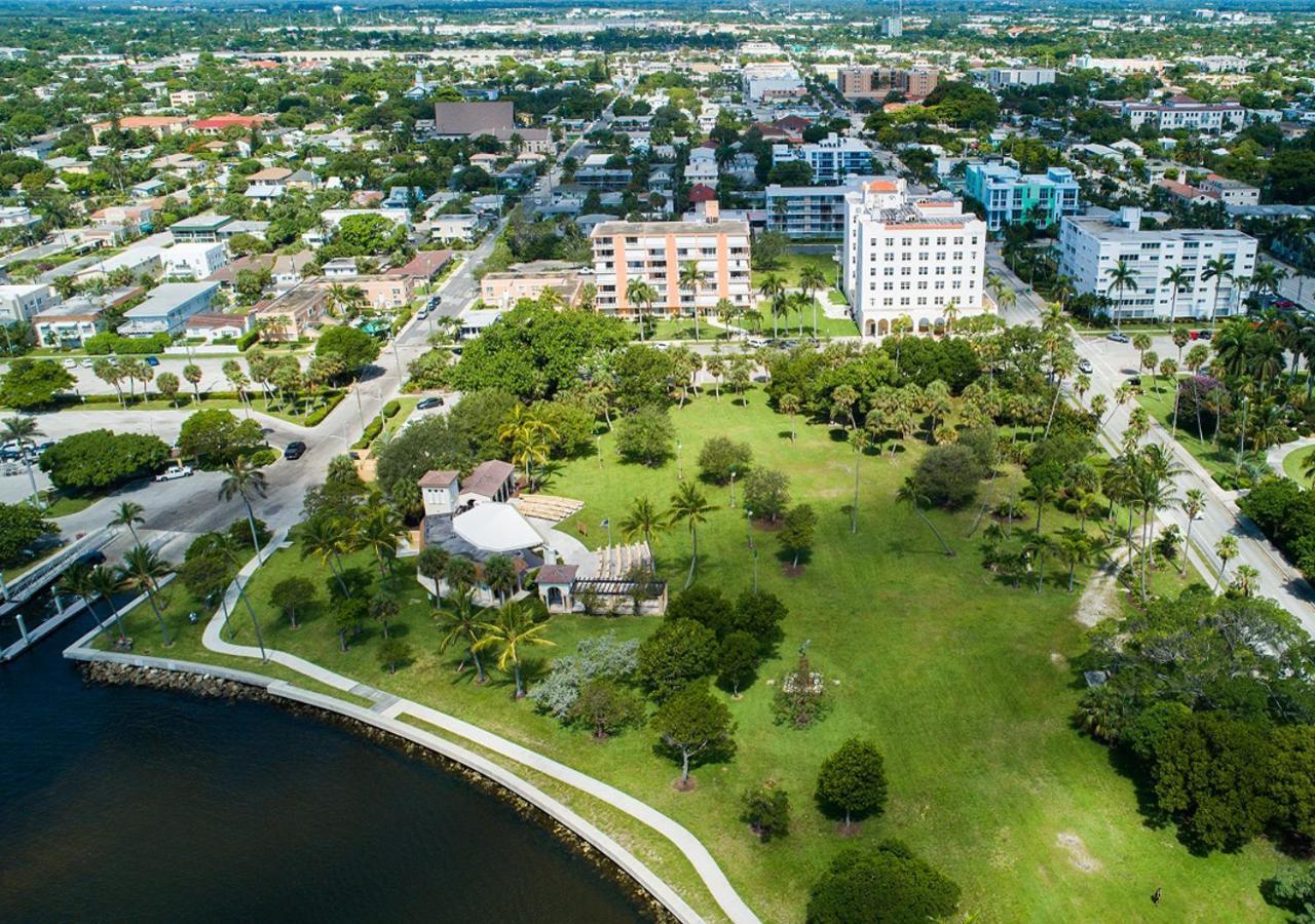 M Lake Worth Beach - Modern Villas Near West Palm Beach, Chic Retro Vibes, King Bed, Cozy Backyard, Bbq, Workspace, High-Speed Internet, Free Parking, 5 Minutes To Downtown & Beach Buitenkant foto