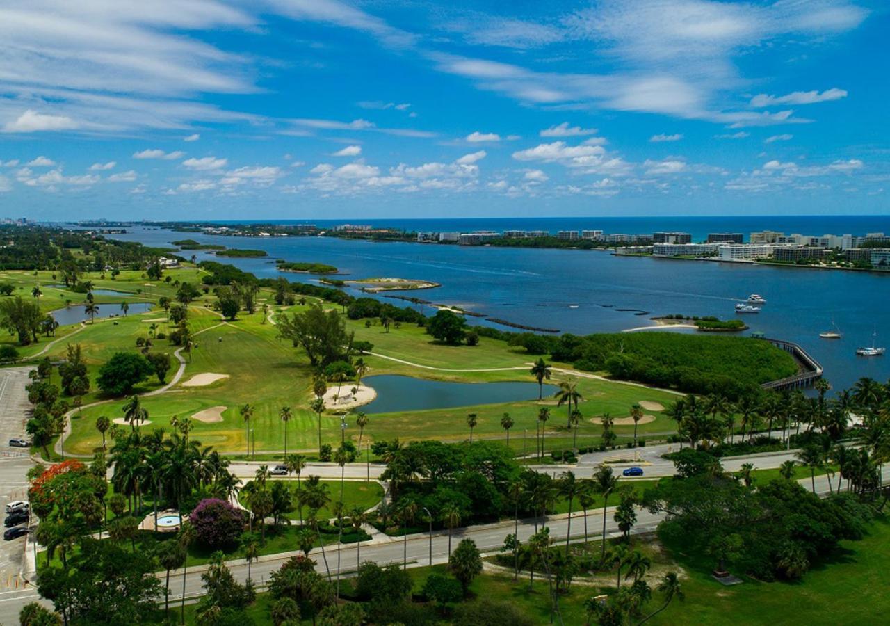 M Lake Worth Beach - Modern Villas Near West Palm Beach, Chic Retro Vibes, King Bed, Cozy Backyard, Bbq, Workspace, High-Speed Internet, Free Parking, 5 Minutes To Downtown & Beach Buitenkant foto