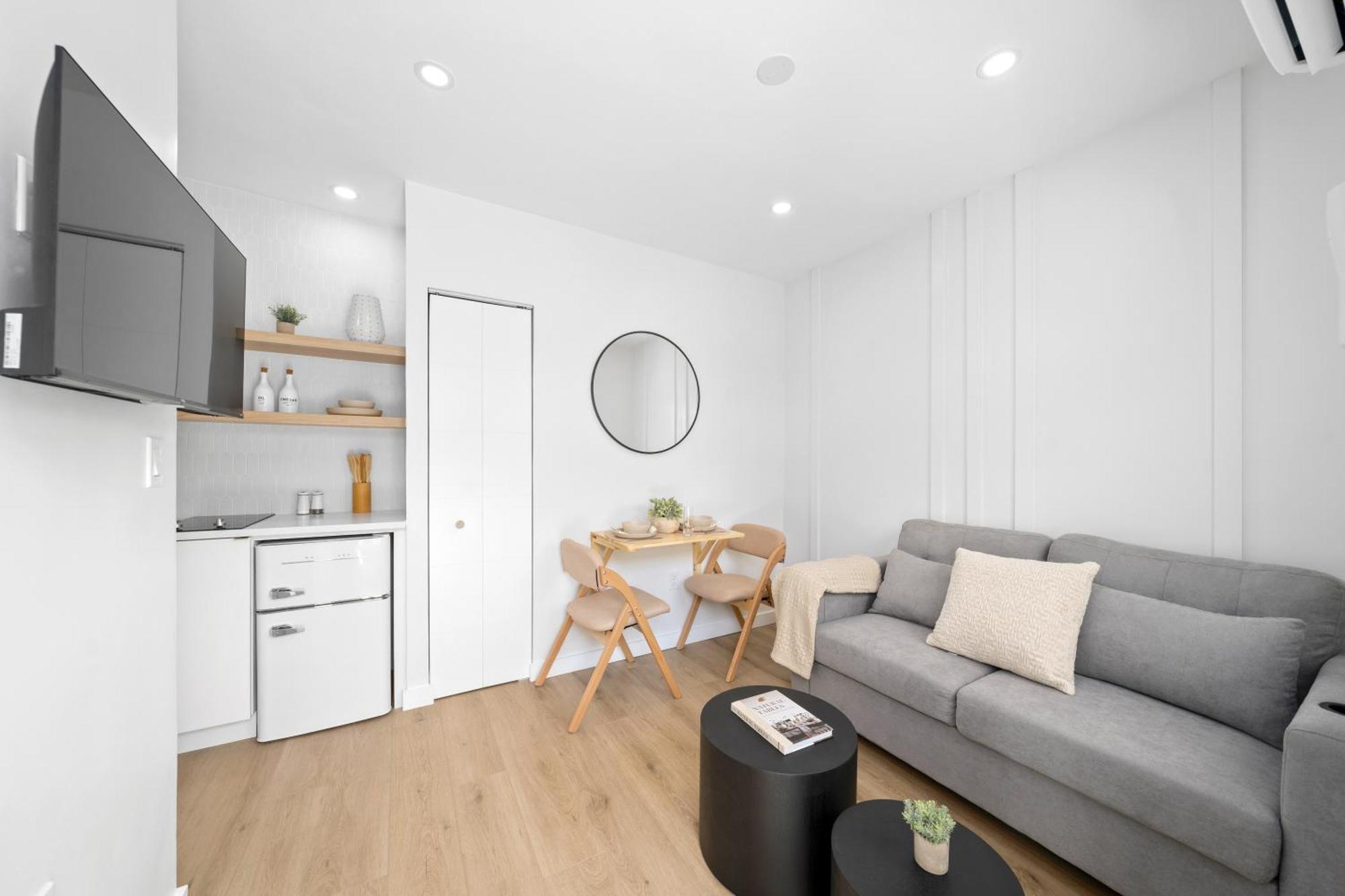M Lake Worth Beach - Modern Villas Near West Palm Beach, Chic Retro Vibes, King Bed, Cozy Backyard, Bbq, Workspace, High-Speed Internet, Free Parking, 5 Minutes To Downtown & Beach Buitenkant foto