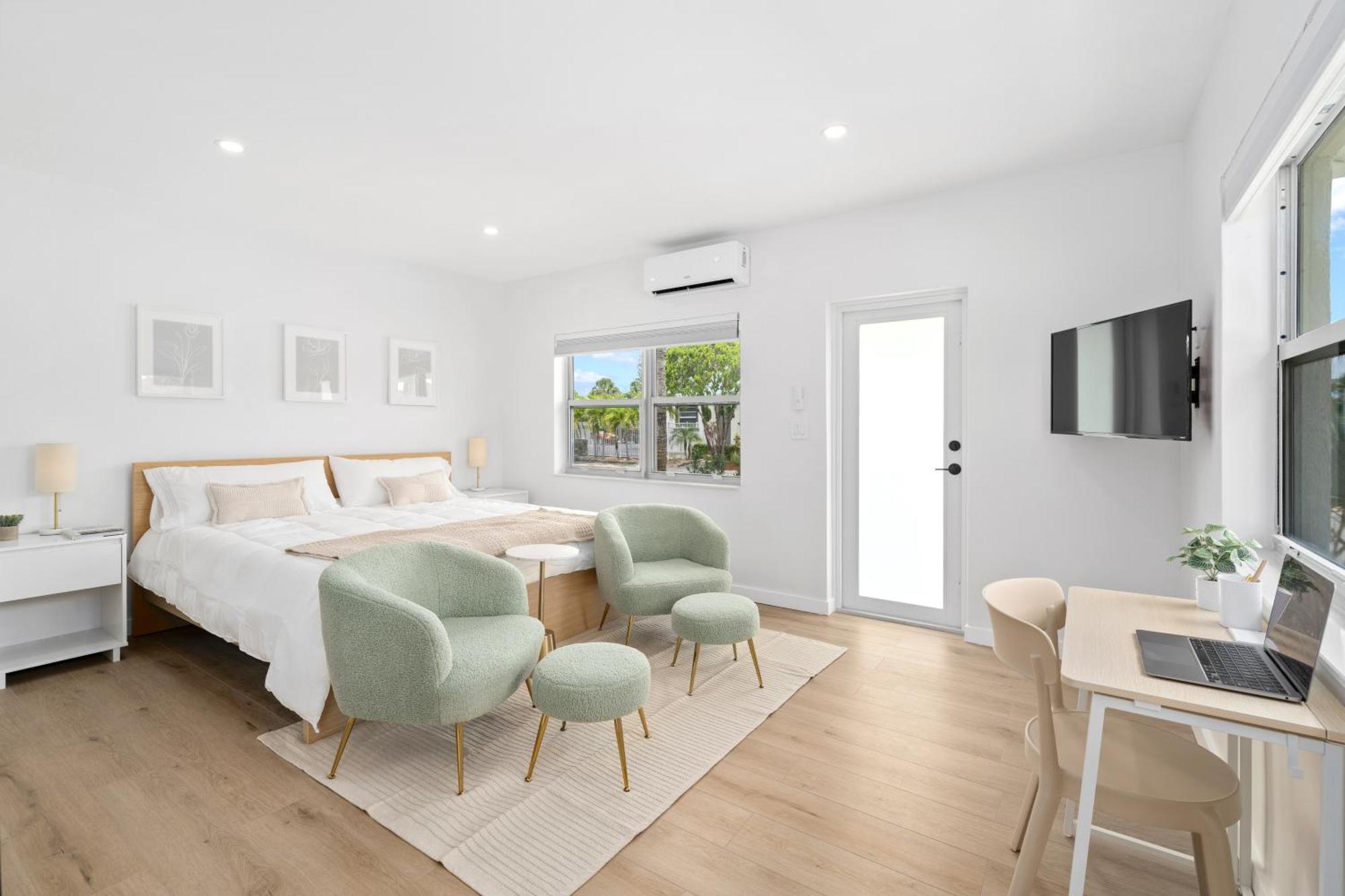 M Lake Worth Beach - Modern Villas Near West Palm Beach, Chic Retro Vibes, King Bed, Cozy Backyard, Bbq, Workspace, High-Speed Internet, Free Parking, 5 Minutes To Downtown & Beach Buitenkant foto