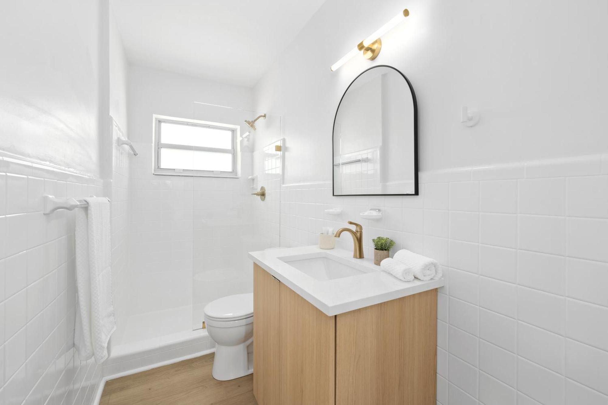 M Lake Worth Beach - Modern Villas Near West Palm Beach, Chic Retro Vibes, King Bed, Cozy Backyard, Bbq, Workspace, High-Speed Internet, Free Parking, 5 Minutes To Downtown & Beach Buitenkant foto