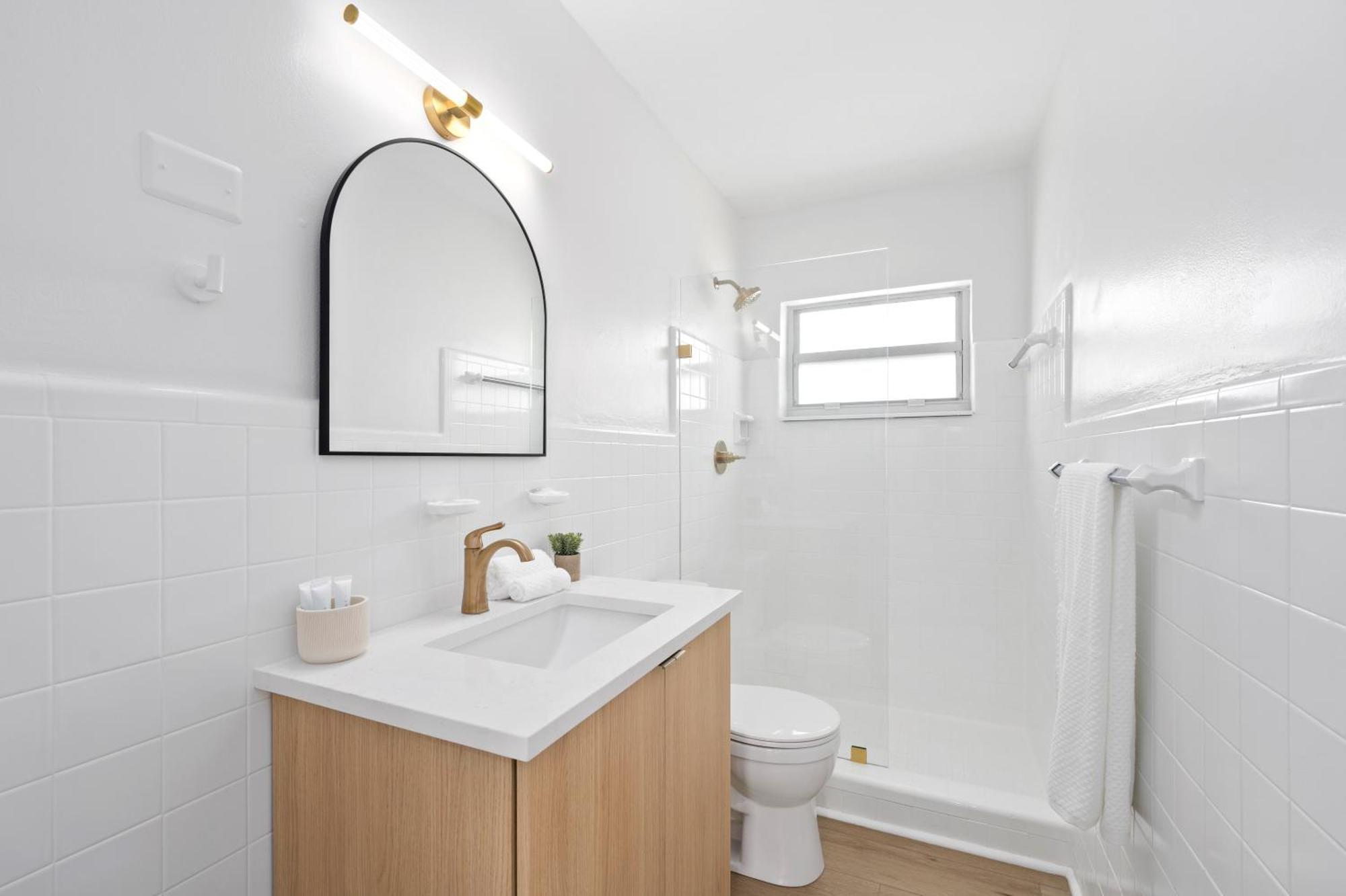 M Lake Worth Beach - Modern Villas Near West Palm Beach, Chic Retro Vibes, King Bed, Cozy Backyard, Bbq, Workspace, High-Speed Internet, Free Parking, 5 Minutes To Downtown & Beach Buitenkant foto