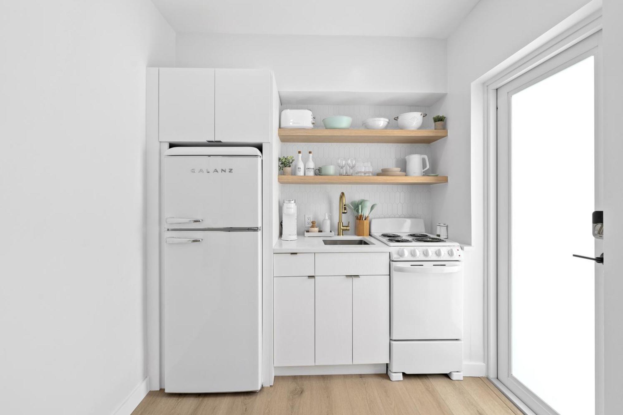 M Lake Worth Beach - Modern Villas Near West Palm Beach, Chic Retro Vibes, King Bed, Cozy Backyard, Bbq, Workspace, High-Speed Internet, Free Parking, 5 Minutes To Downtown & Beach Buitenkant foto
