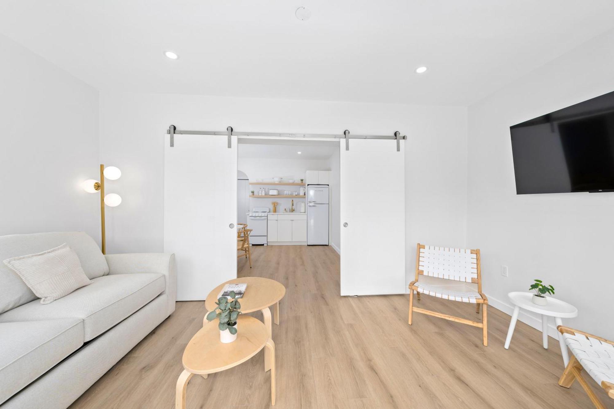 M Lake Worth Beach - Modern Villas Near West Palm Beach, Chic Retro Vibes, King Bed, Cozy Backyard, Bbq, Workspace, High-Speed Internet, Free Parking, 5 Minutes To Downtown & Beach Buitenkant foto