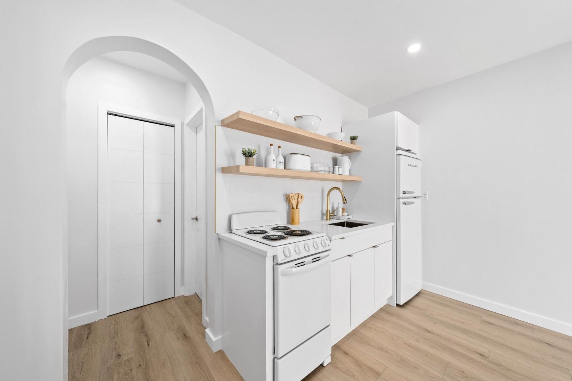 M Lake Worth Beach - Modern Villas Near West Palm Beach, Chic Retro Vibes, King Bed, Cozy Backyard, Bbq, Workspace, High-Speed Internet, Free Parking, 5 Minutes To Downtown & Beach Buitenkant foto