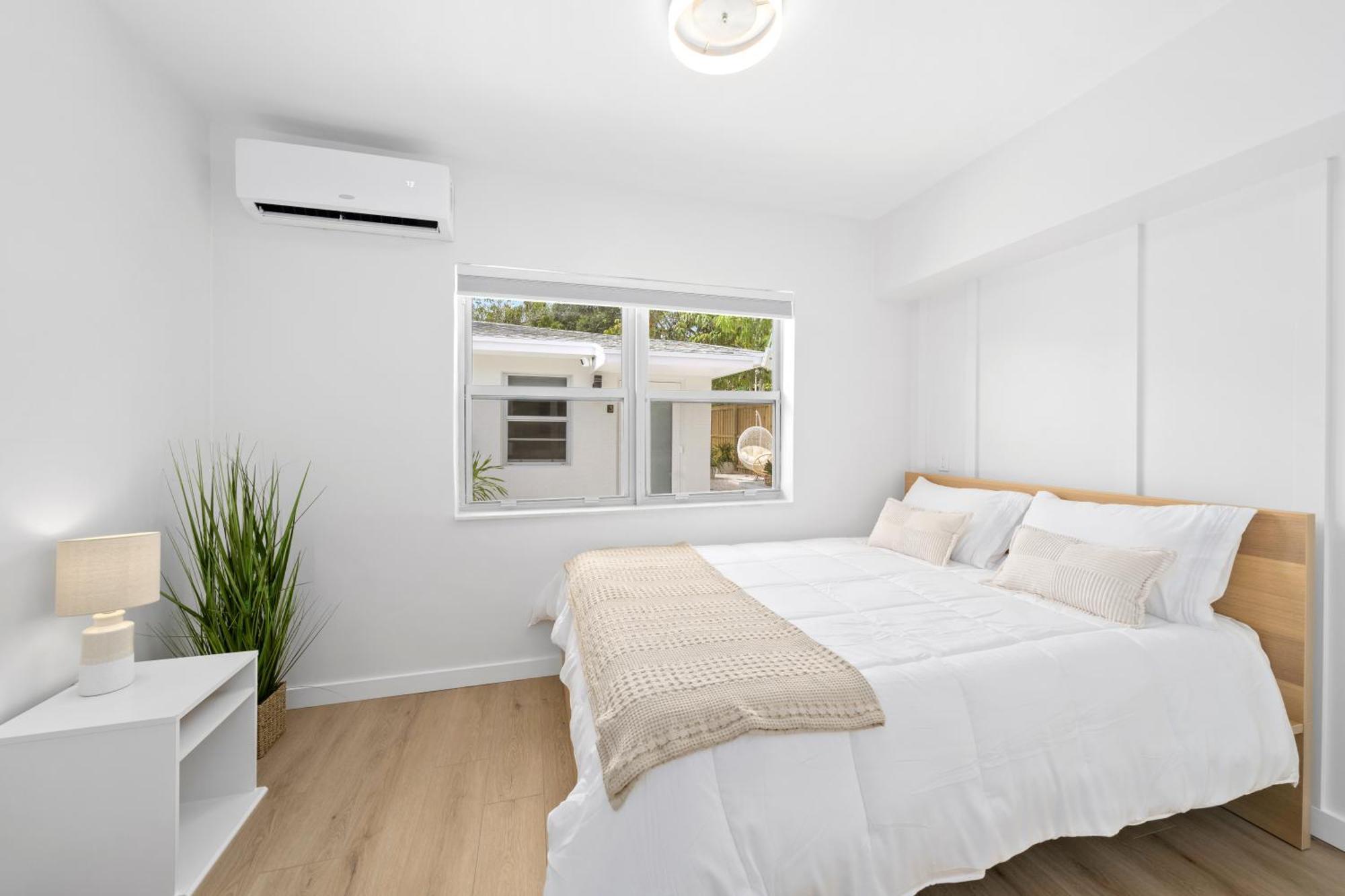 M Lake Worth Beach - Modern Villas Near West Palm Beach, Chic Retro Vibes, King Bed, Cozy Backyard, Bbq, Workspace, High-Speed Internet, Free Parking, 5 Minutes To Downtown & Beach Buitenkant foto